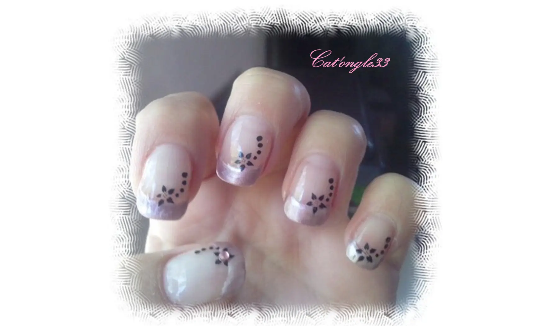 Plaque stamping M70 nail art
