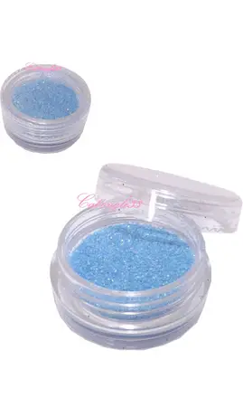 Paillettes fines bleu ciel nail art