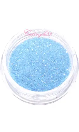 Paillettes fines bleu ciel nail art
