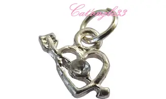 Boite piercing coeur fléche blanche