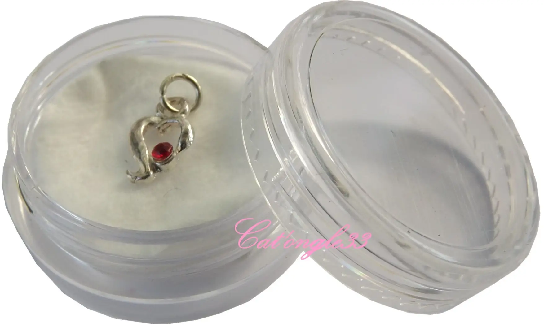 Piercing coeur rouge nail art