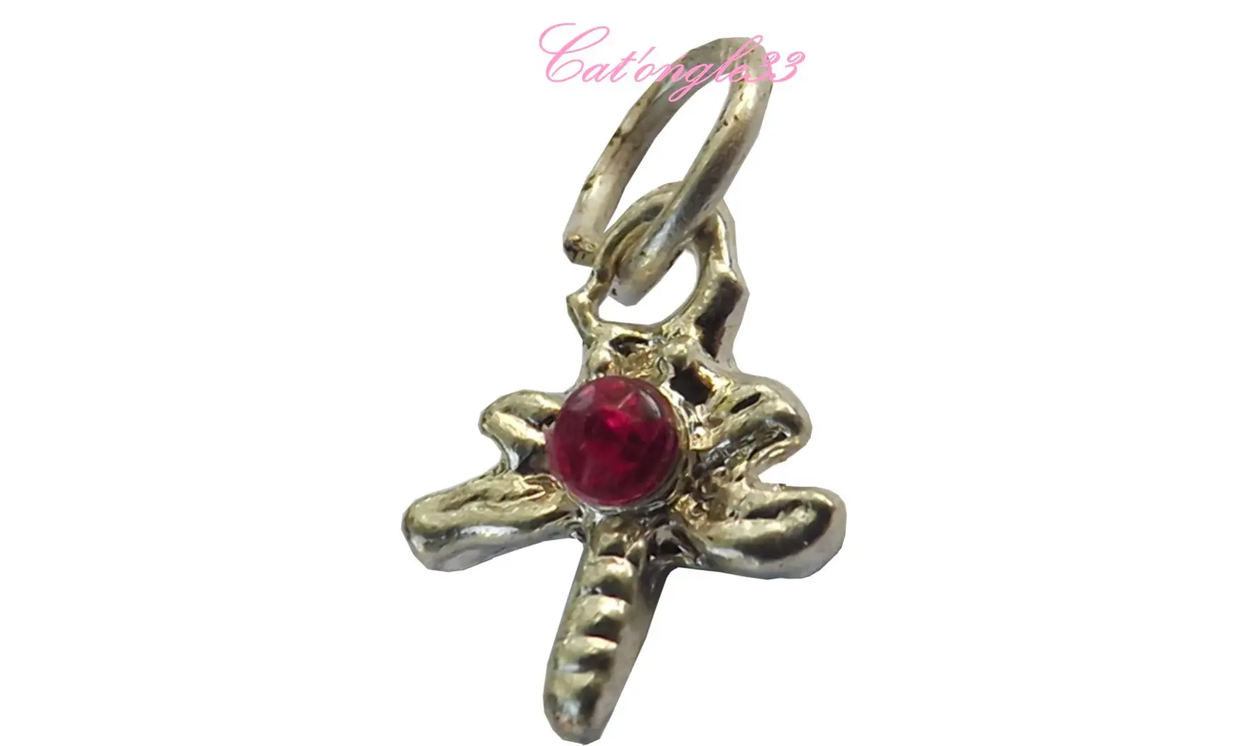 Piercing libellule fuchsia nail art