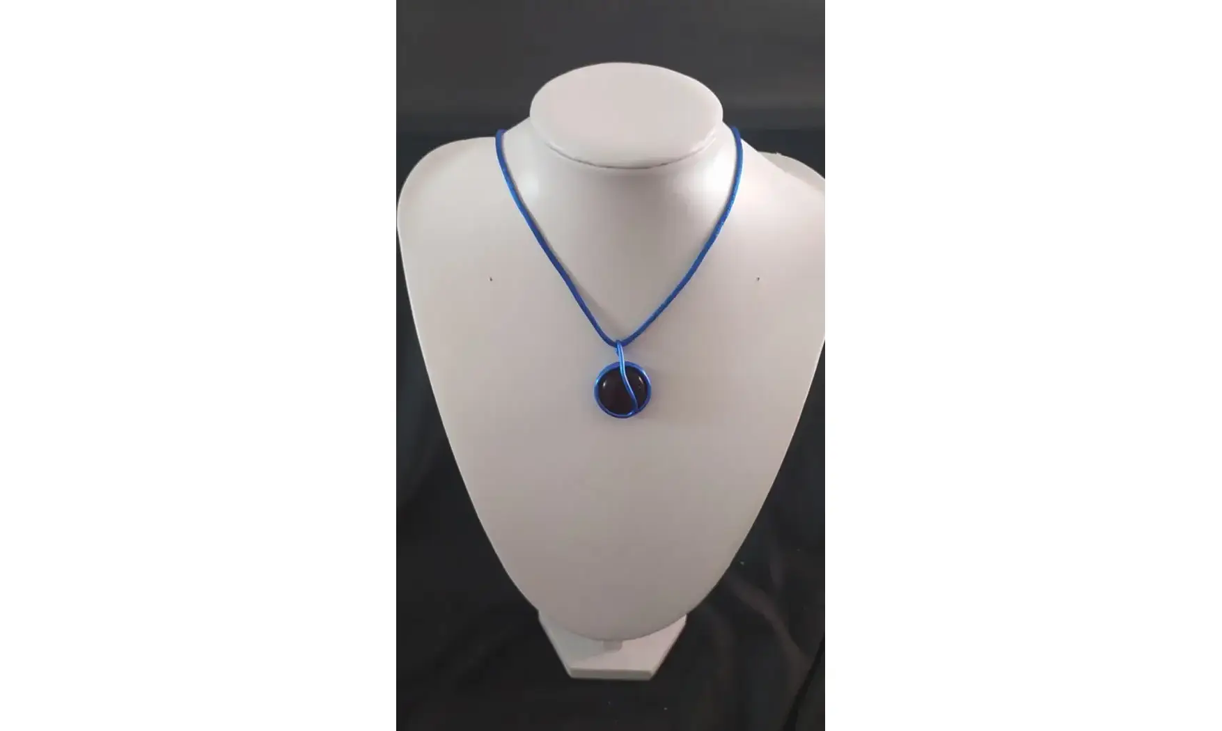 Modèle Mana rouge fil bleu