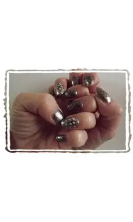 Plaque stamping XL T nail art