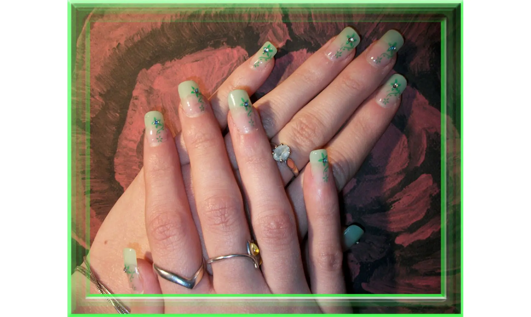 Capsules tips french vert pâle