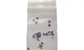 Sachet de fimo plume violette