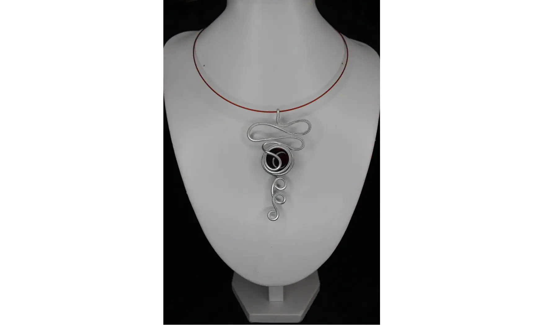 Modèle infinity argent pierre rouge