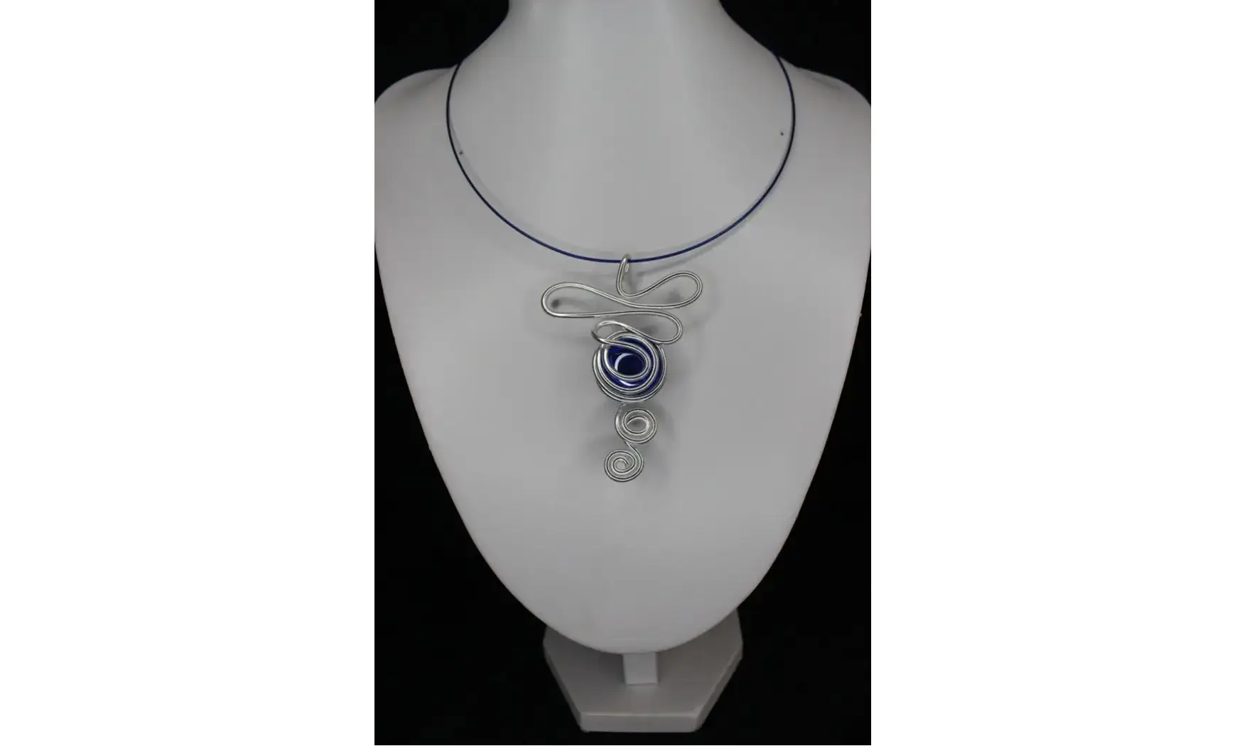 Modèle infinity argent pierre bleu