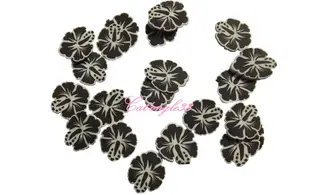 Sachet de fimo hibiscus noir