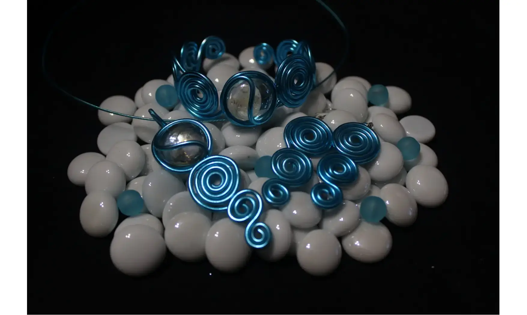 Triple spirales bleu