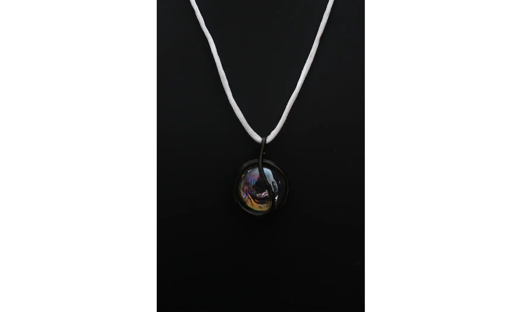 Modèle Mana transparent fil noir