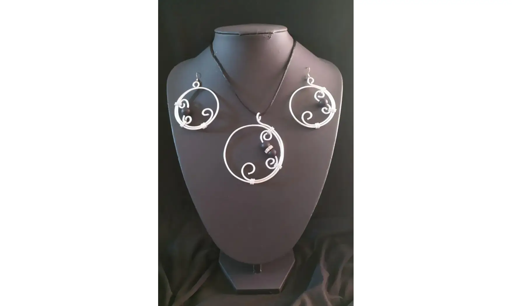 Modèle Gaïa noir et argent