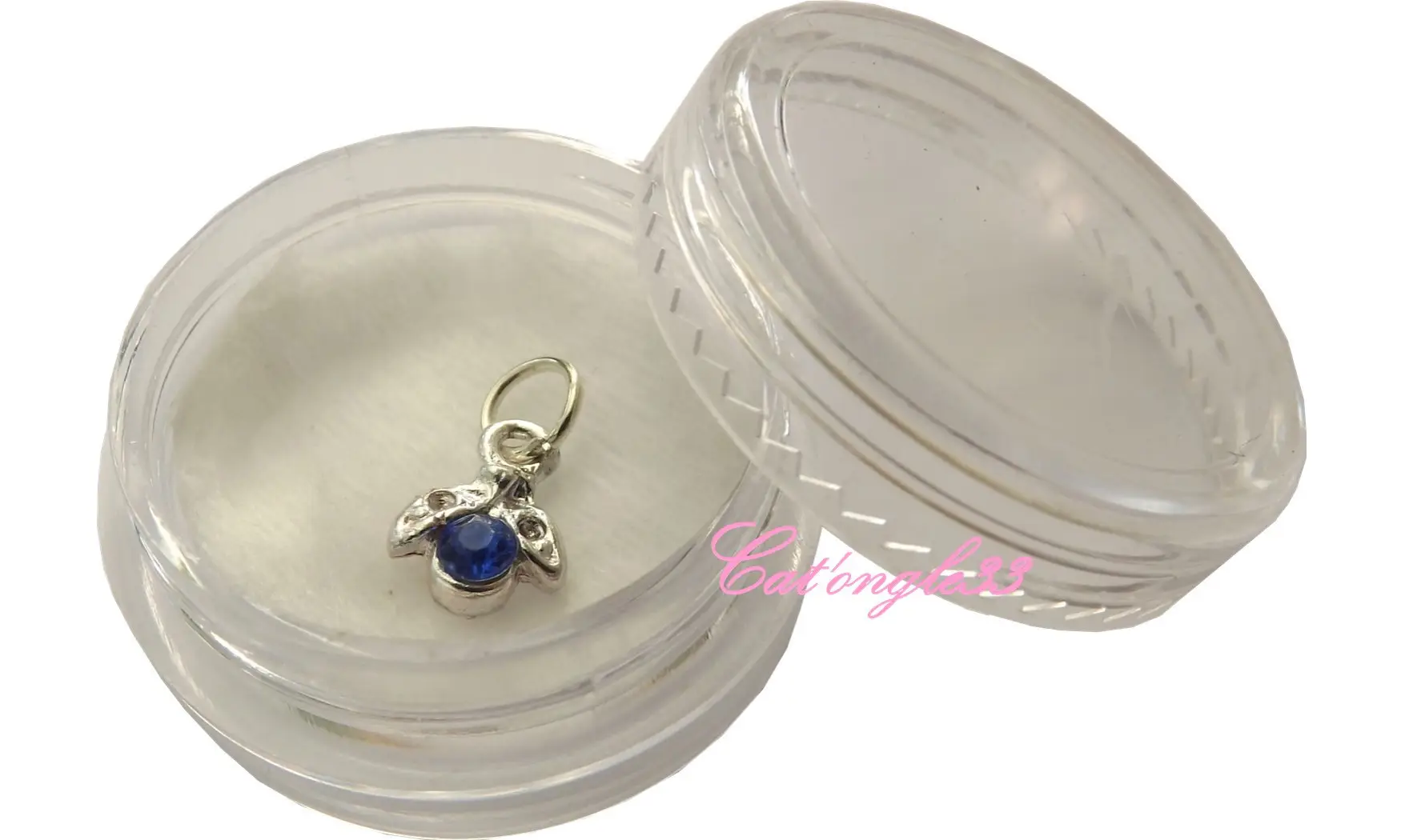 Piercing coccinelle bleu roi nail art