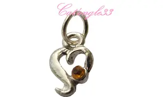 Piercing coeur jaune orangé nail art