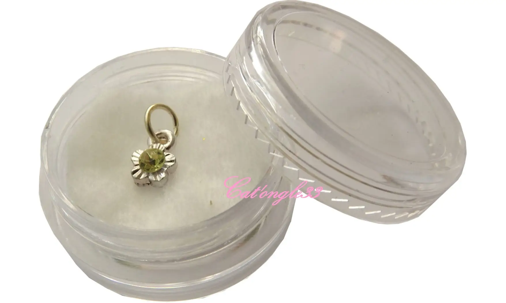 Piercing fleur verte claire nail art