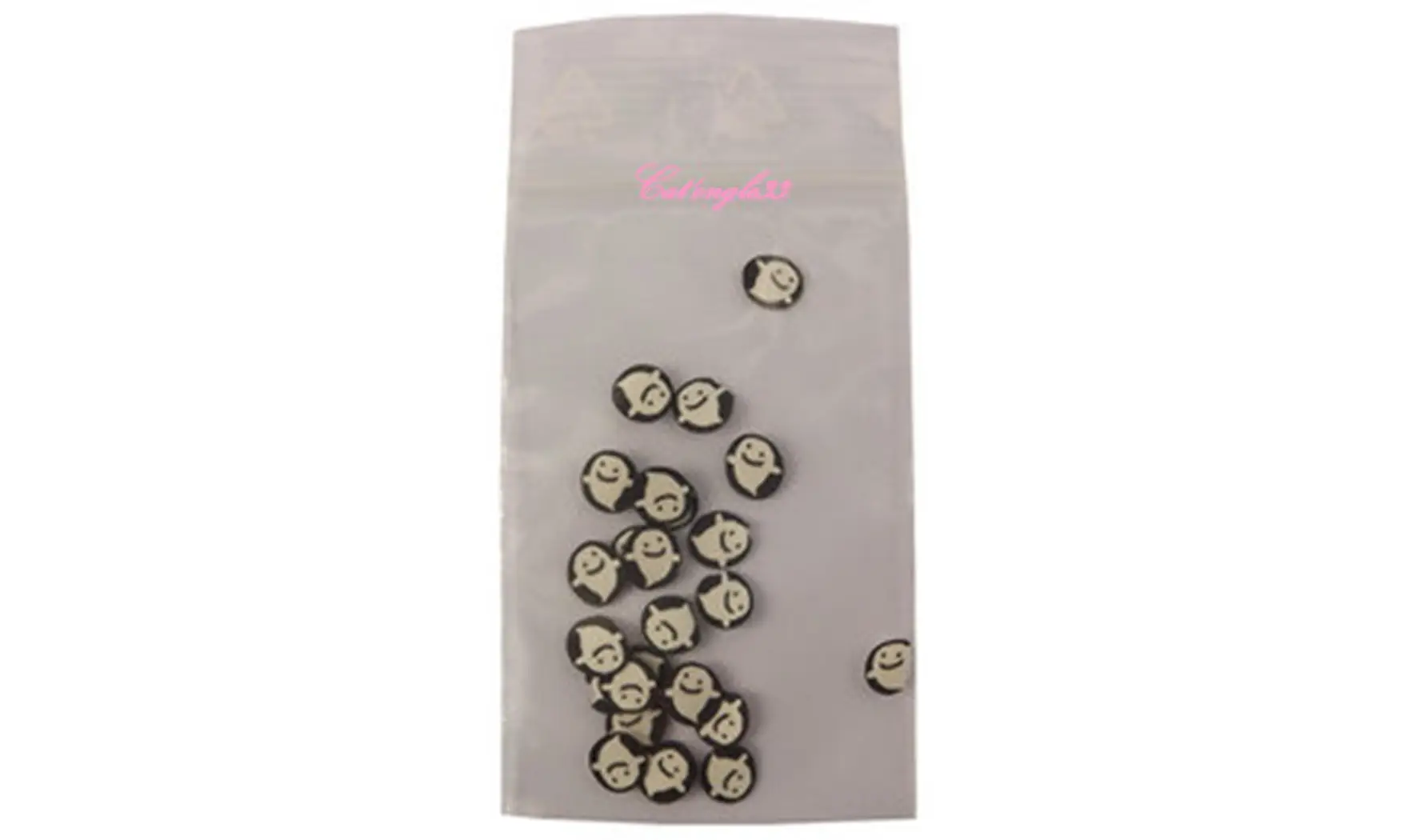 Sachet de fimo ongle fantome fond noir