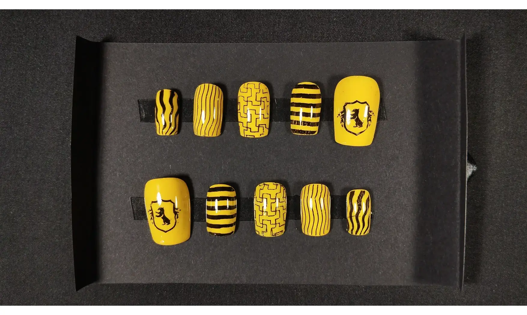 Press on nails Poufsouffle HP - Taille L