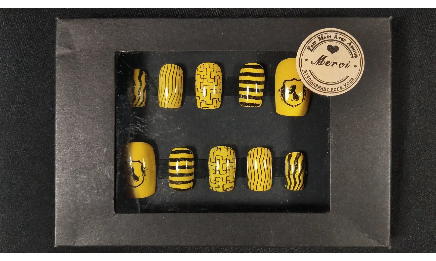 Press on nails Poufsouffle HP - Taille L