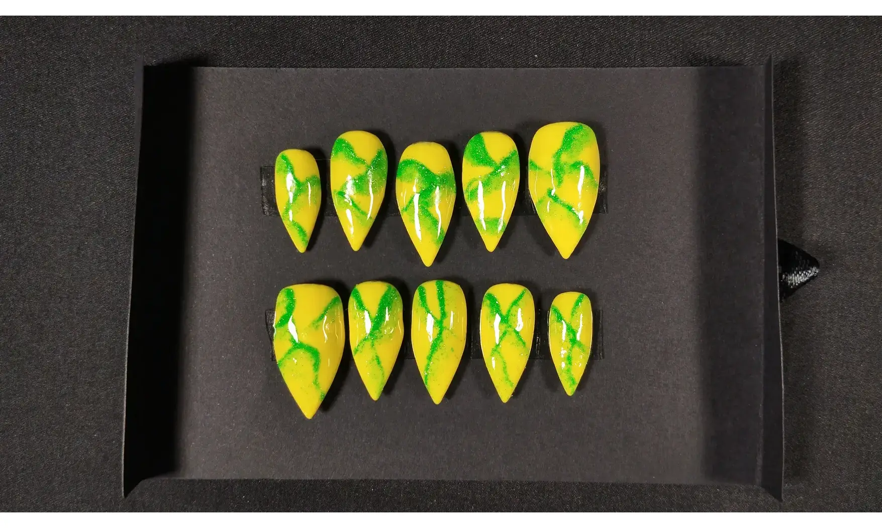 Press on nails Marbré vert - Taille L