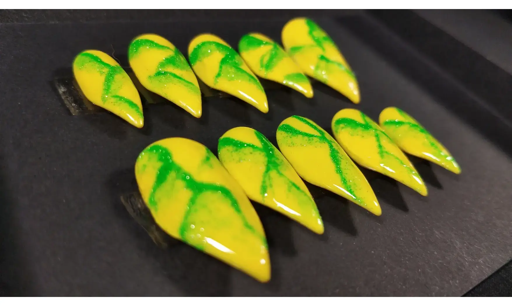 Press on nails Marbré vert - Taille L