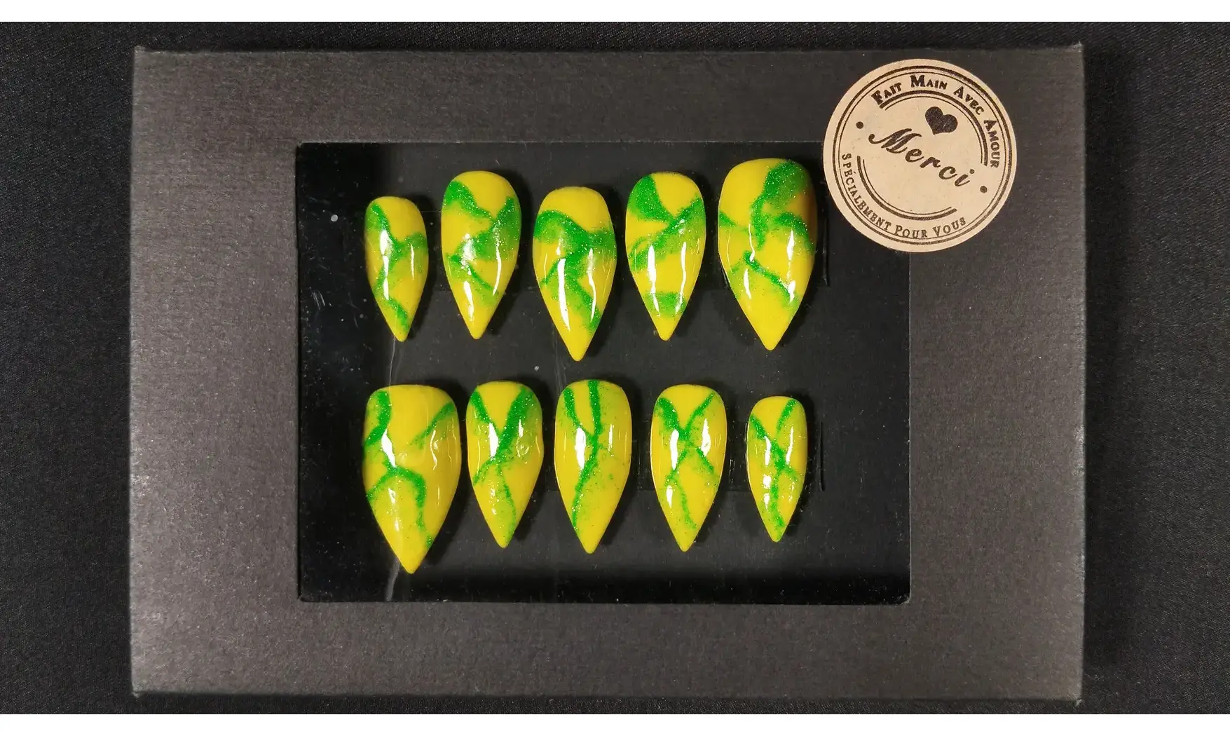 Press on nails Marbré vert - Taille L