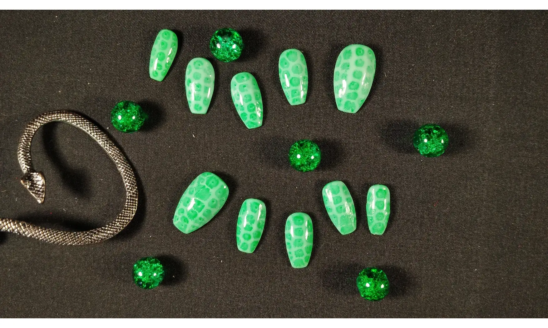 Press on nails Serpent vert - Taille XS