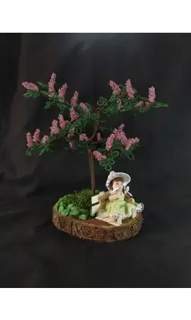 Marronnier en fleur avec poupée