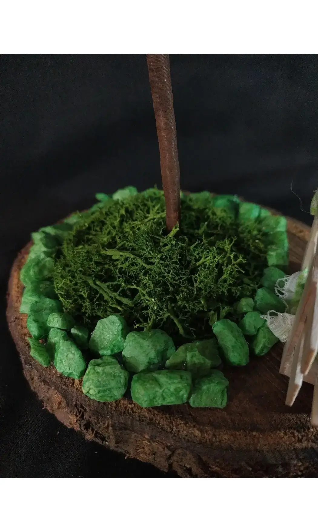 Marronnier en fleur avec poupée
