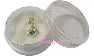 Piercing coccinelle bleu ciel nail art