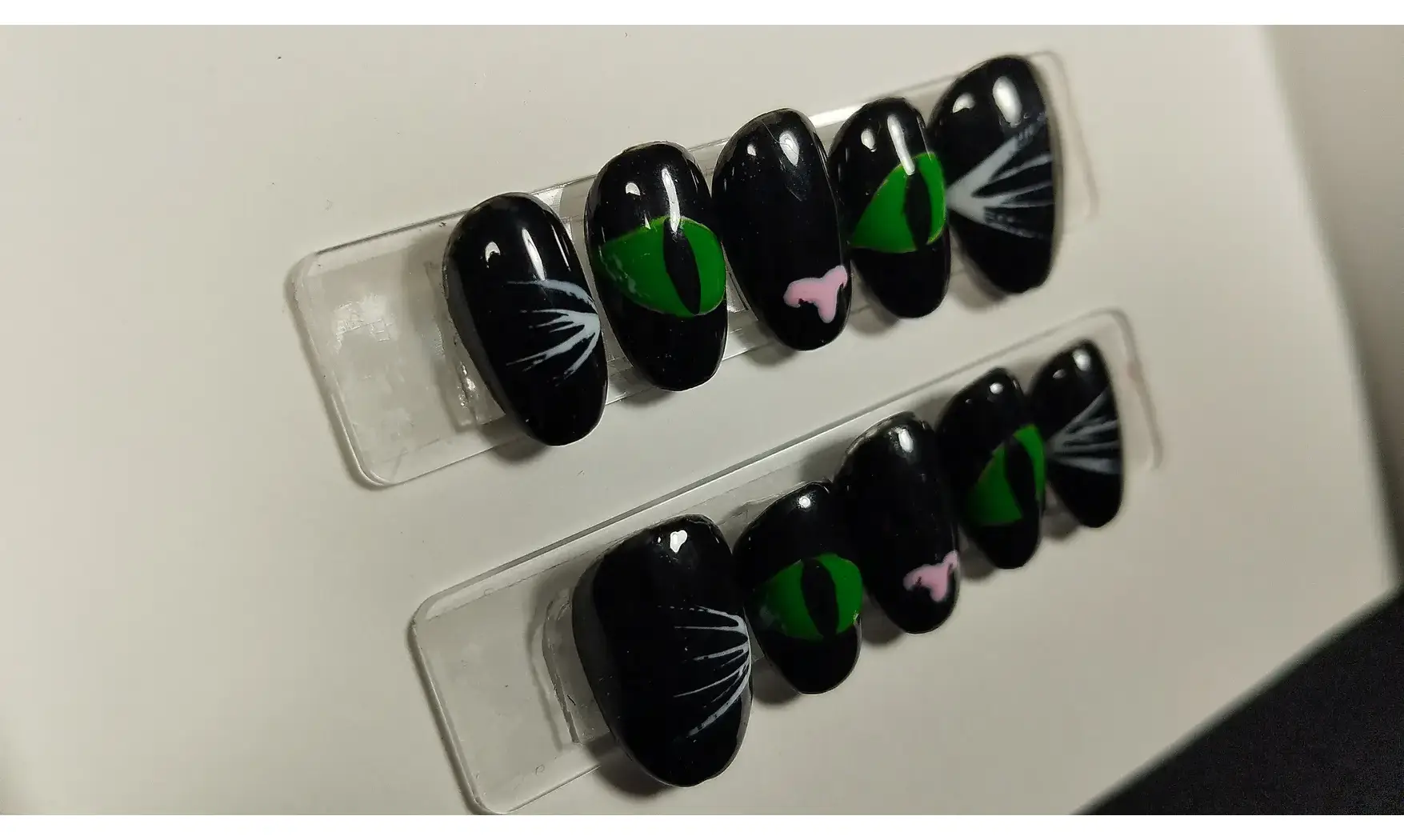 Press on nails Salem - Taille XS