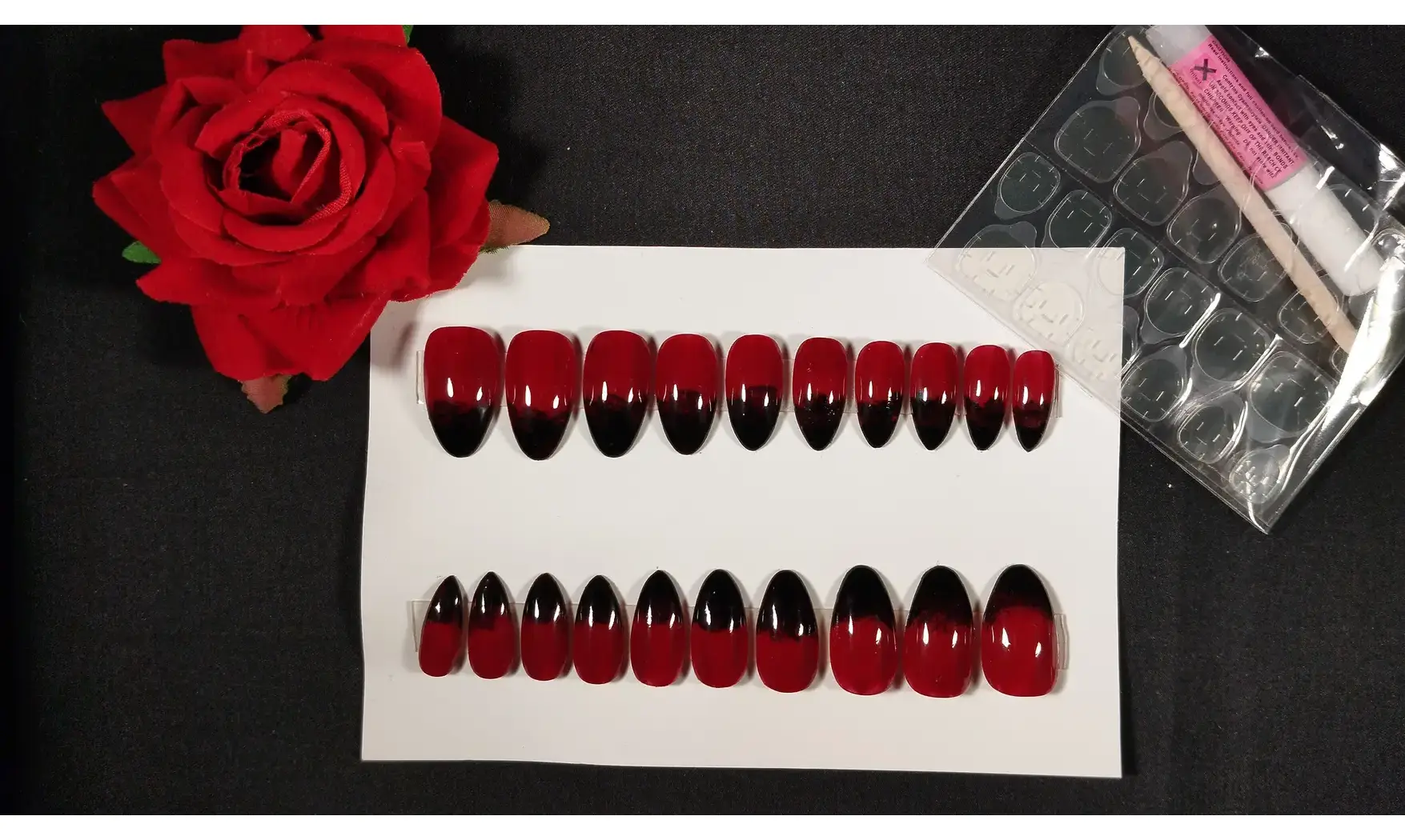 Press on Nails Rouge/Noir - Lot 20