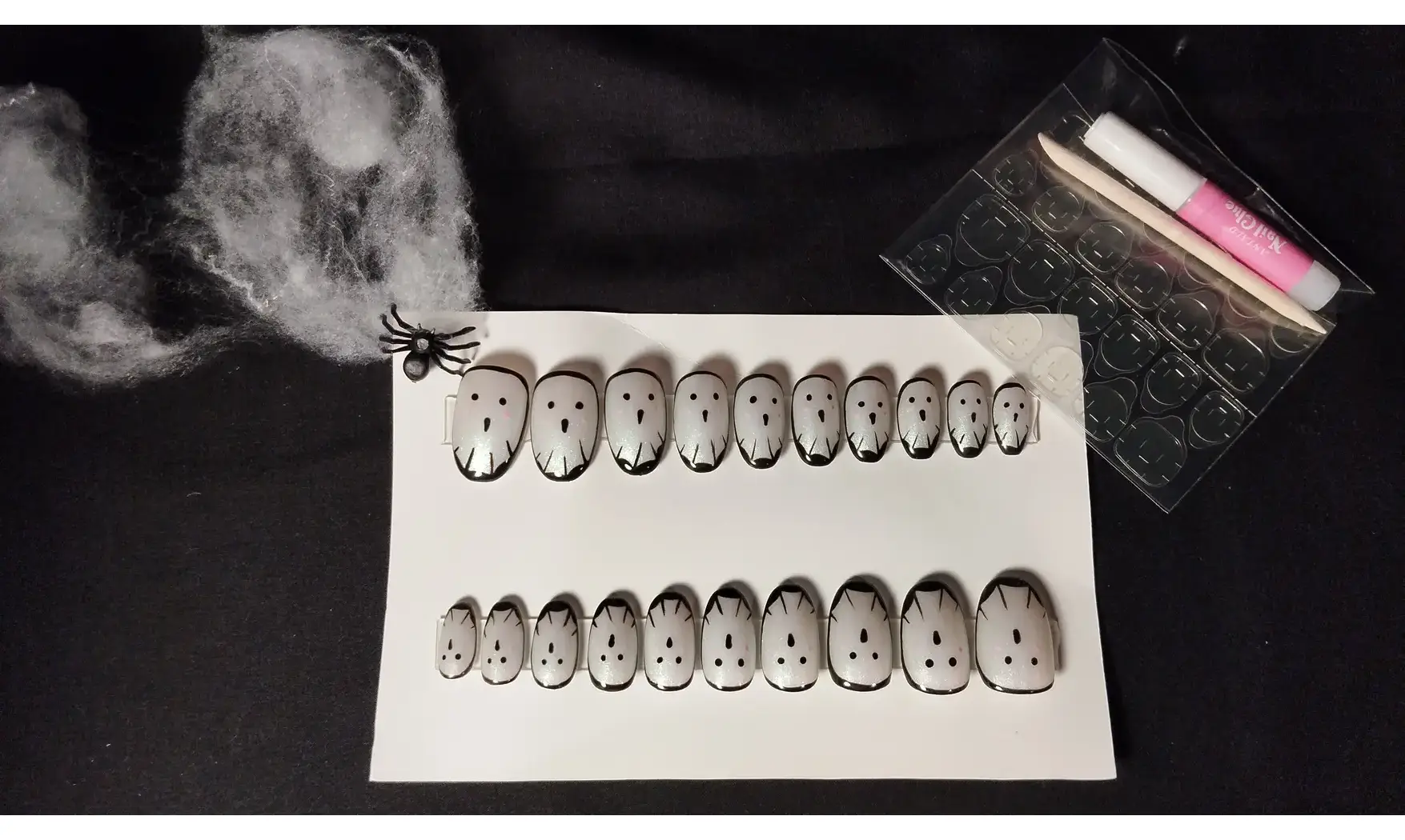 Press on nails Fantômes - Lot 20