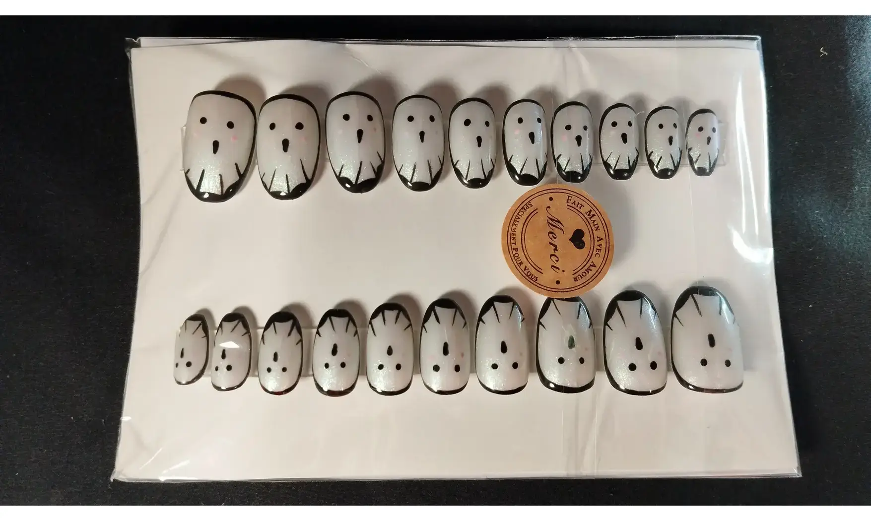 Press on nails Fantômes - Lot 20