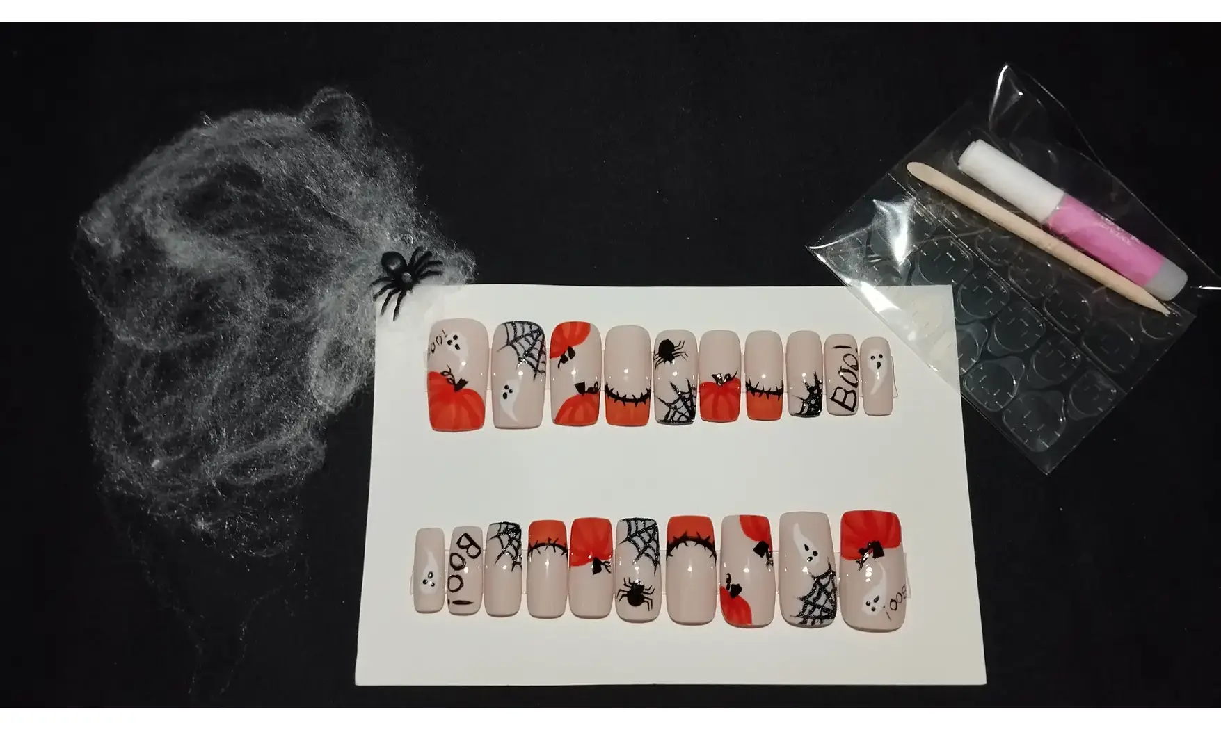 Press on nails "BOO" Halloween - Lot 20