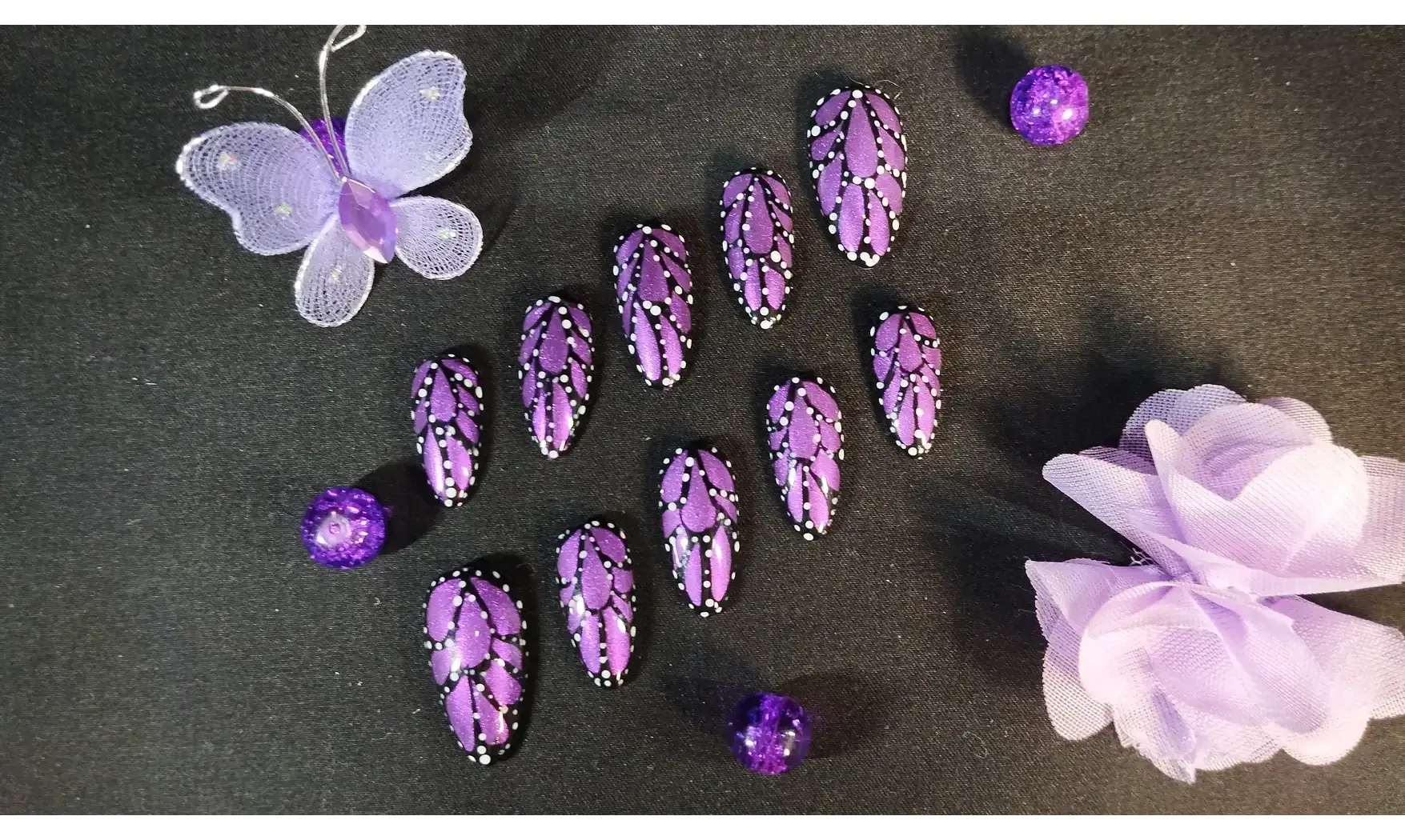 Press on nails Papillon violet -Taille S