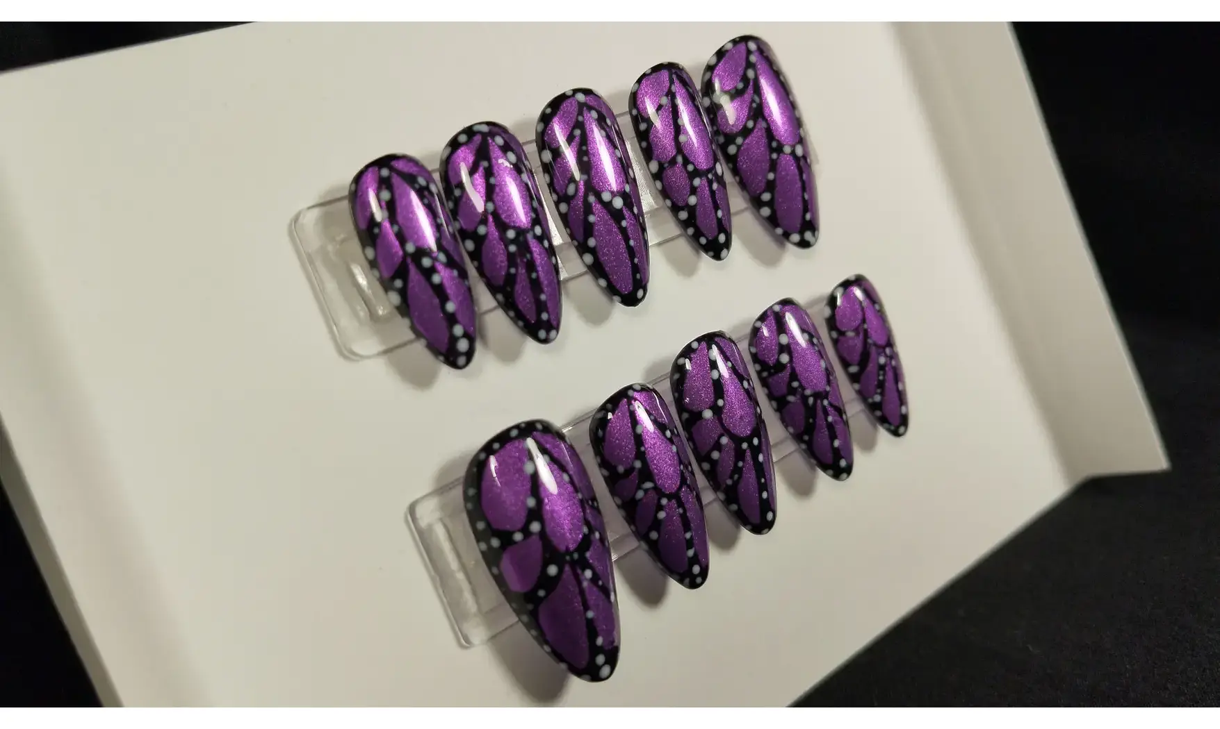 Press on nails Papillon violet -Taille S