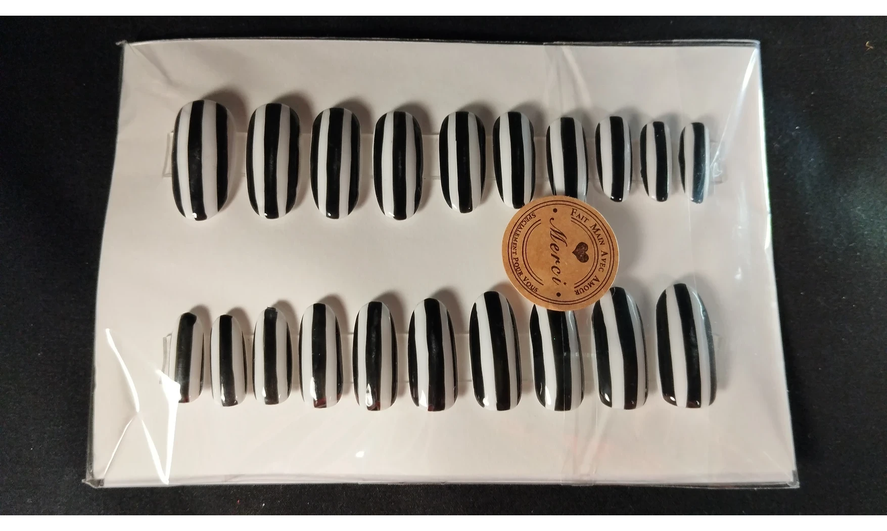 Press on Nails Beetlejuice - Lot 20