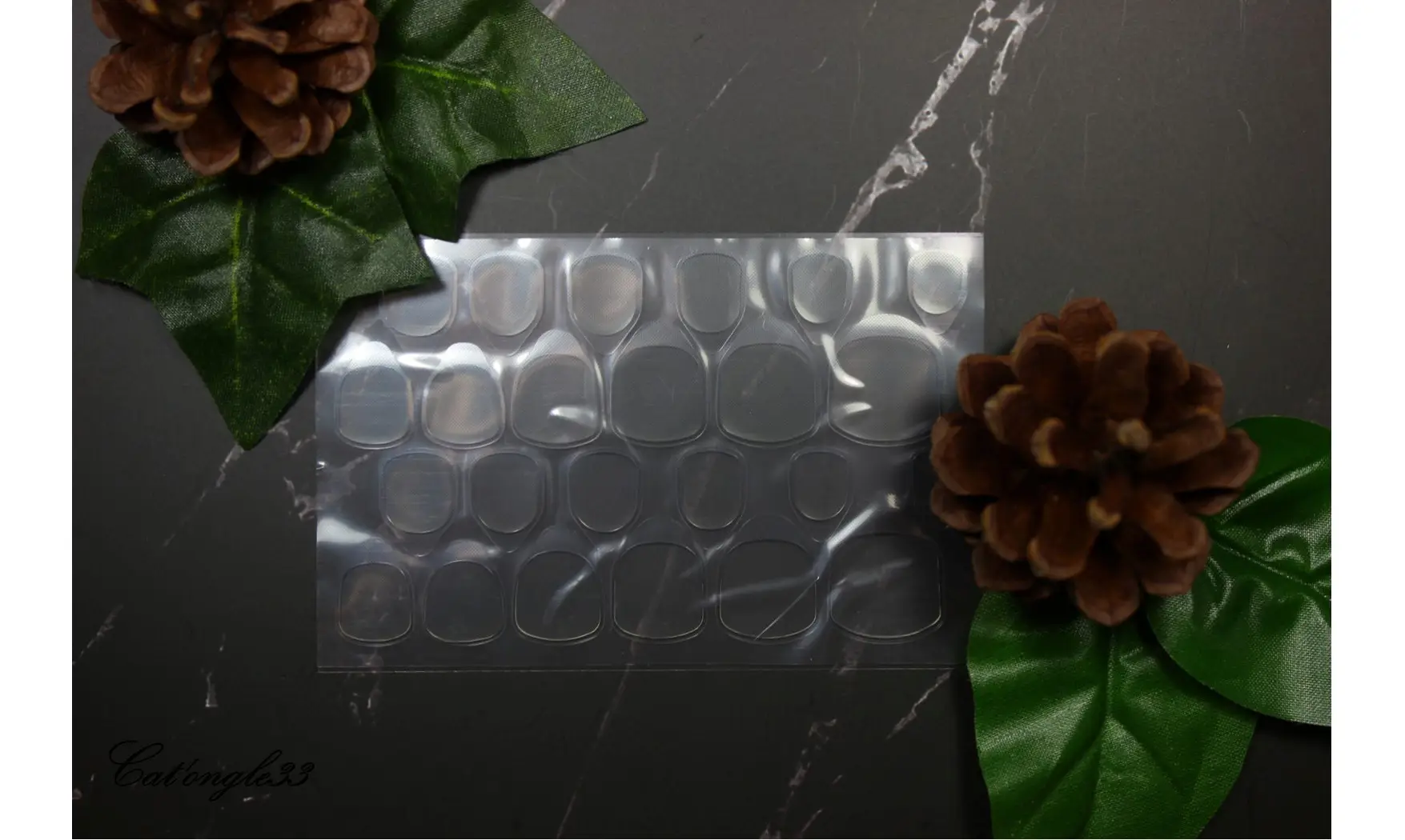 Planche de 24 gel pads Press on nails