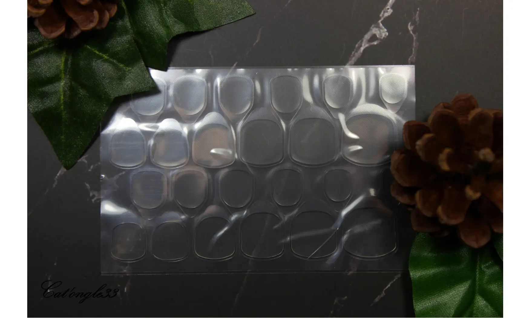 Planche de 24 gel pads Press on nails